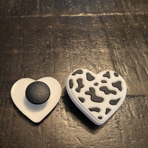 🛍️4 For $15🛍️Jibbitz CROCS Black and White Heart Cowprint Charms - Picture 5 of 6